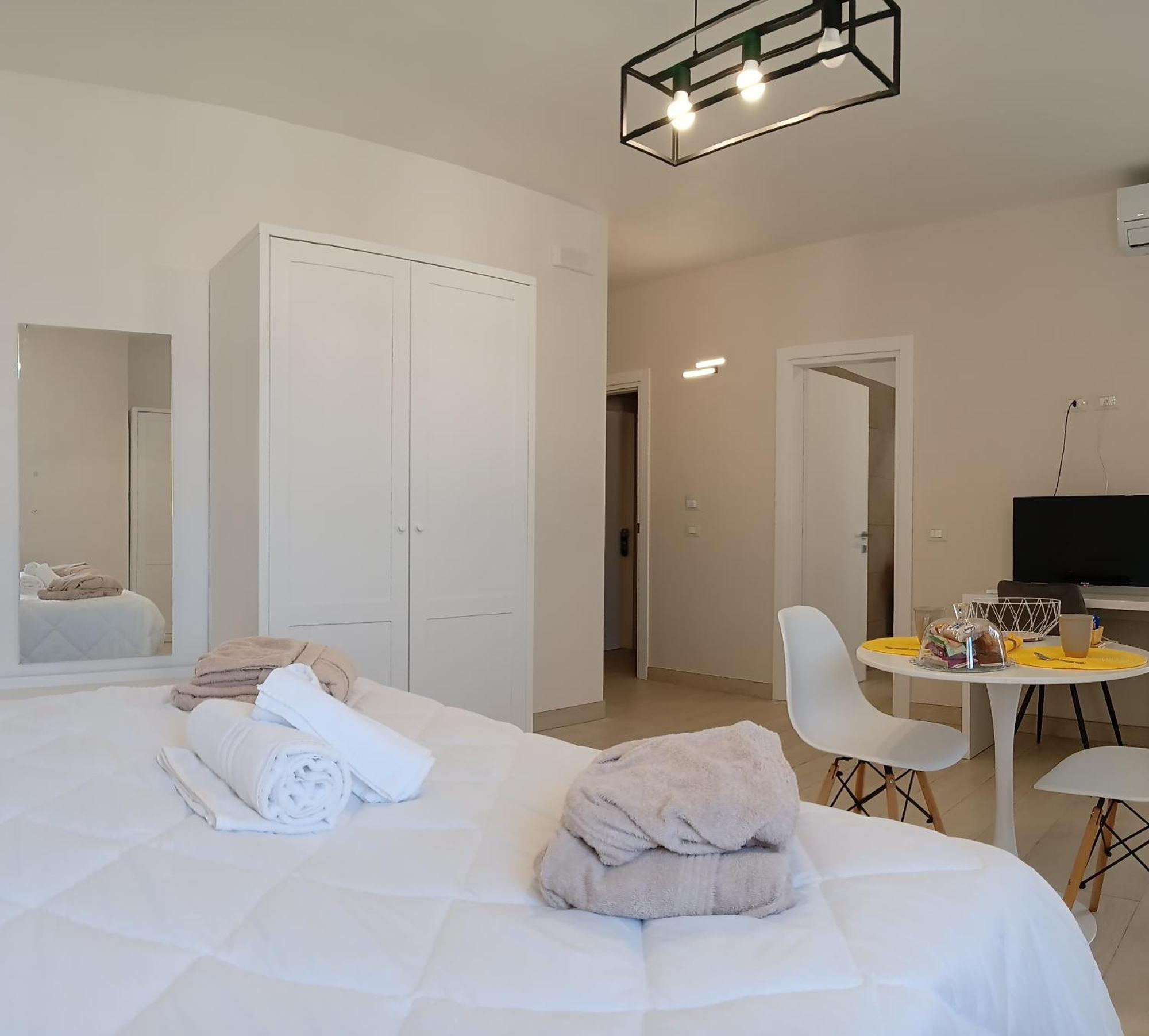 Mya Luxury Rooms And Wellness Melendugno Exterior photo