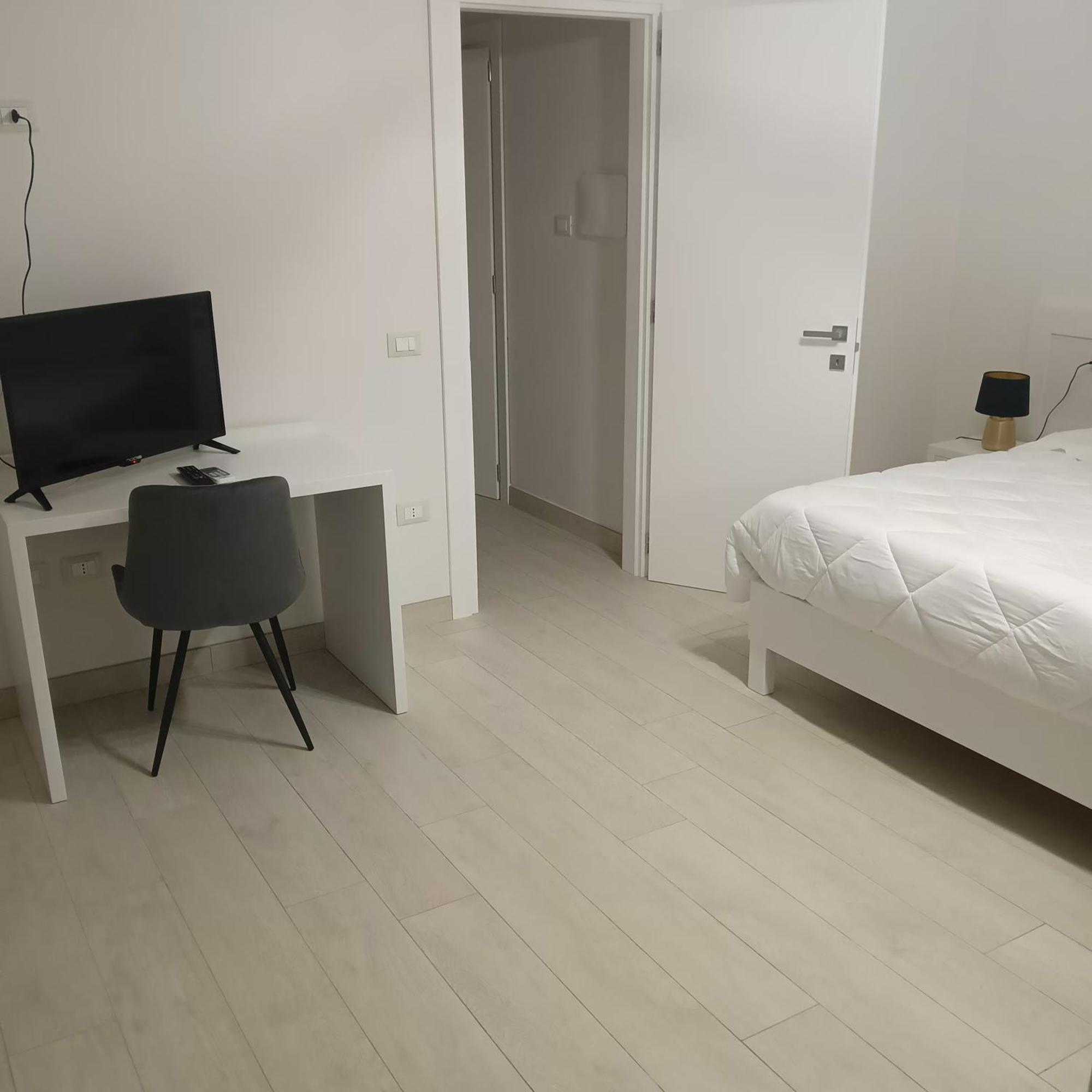 Mya Luxury Rooms And Wellness Melendugno Exterior photo